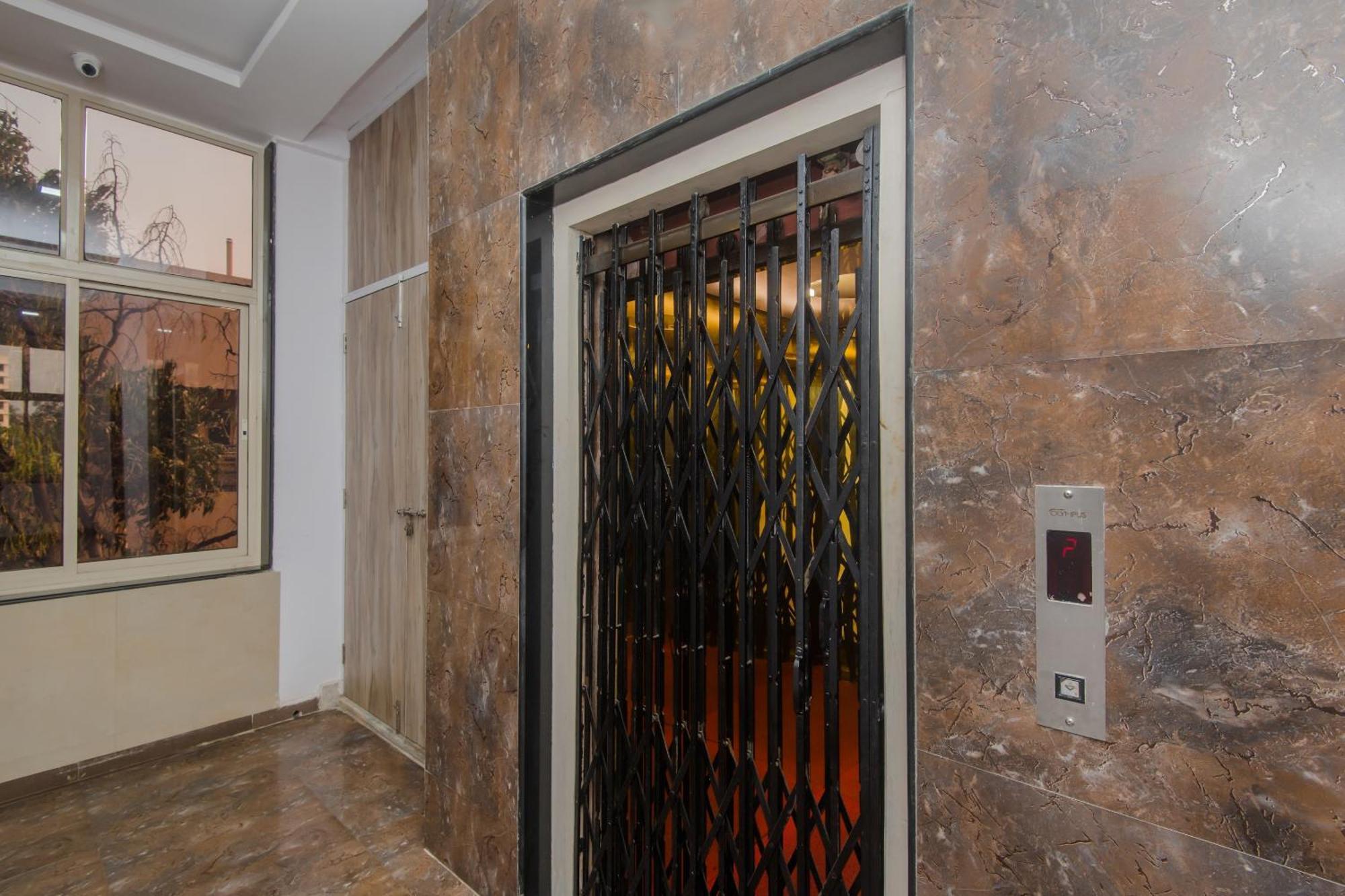 Super Hotel O Divine Residency Near Phoenix Marketcity Bombay Extérieur photo